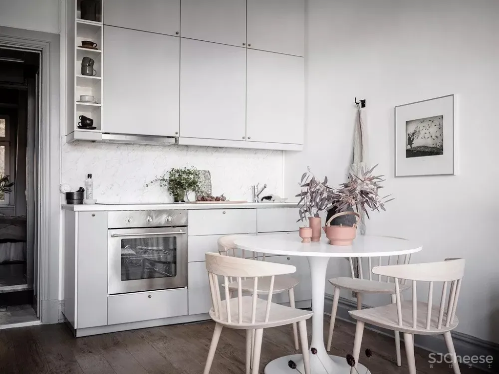 有着可爱细节的舒适小宅 | Entrance Makleri