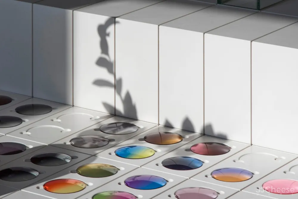 旧烘焙厂改造成的P.Y.E眼镜店 | Facultative Works