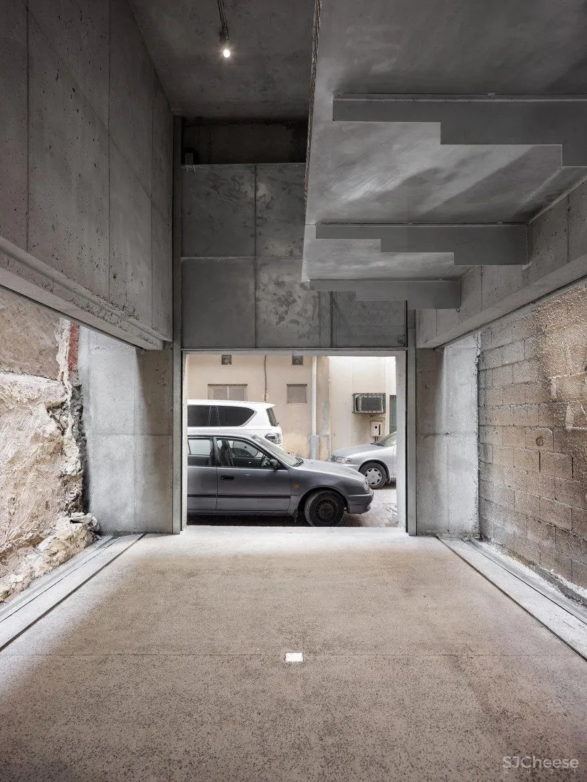首发 | Leopold Banchini Architects 结构框架展示空间