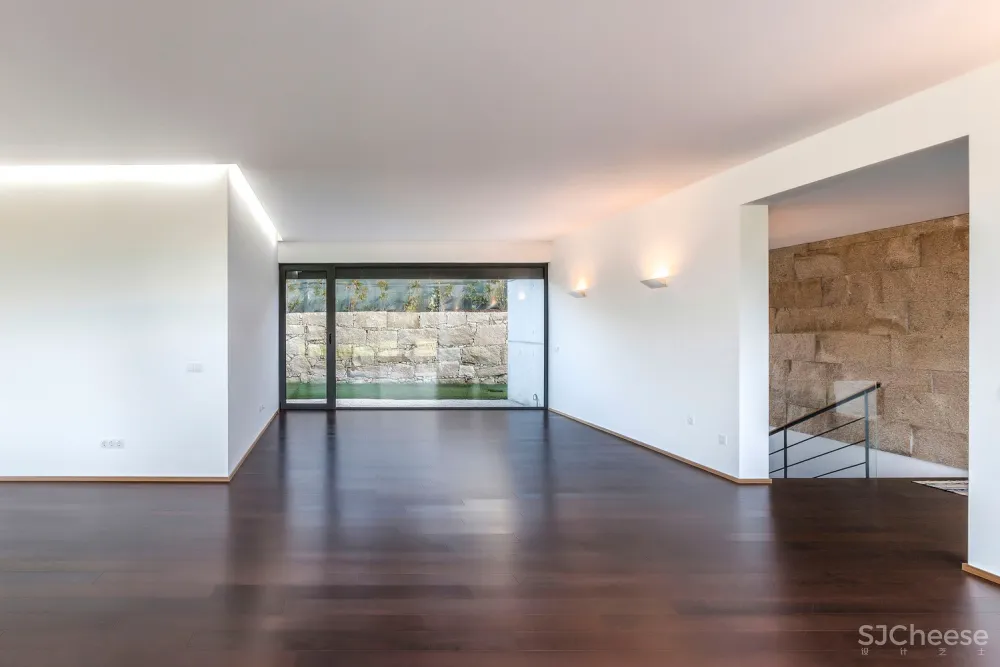 FCC Arquitectura | 葡萄牙拥有大地形区域的别墅 Campo das Paulas