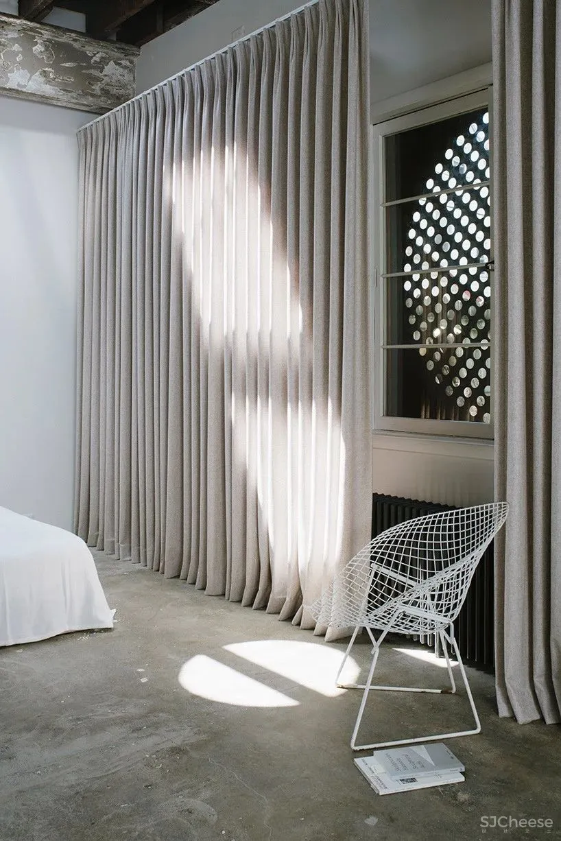 仓库改成家，粗糙的样子也很美