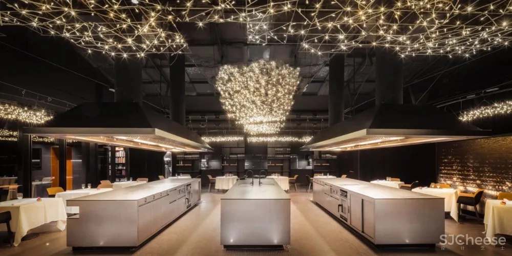 废弃工棚里的顶级米其林餐厅:我们是一家带餐厅的「 厨房 」