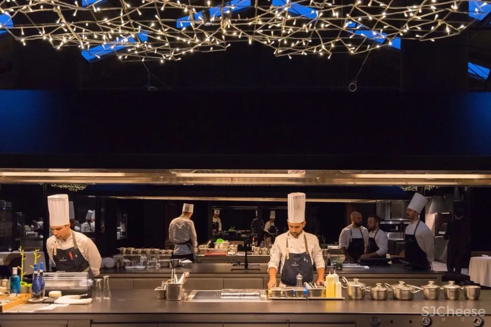 废弃工棚里的顶级米其林餐厅:我们是一家带餐厅的「 厨房 」