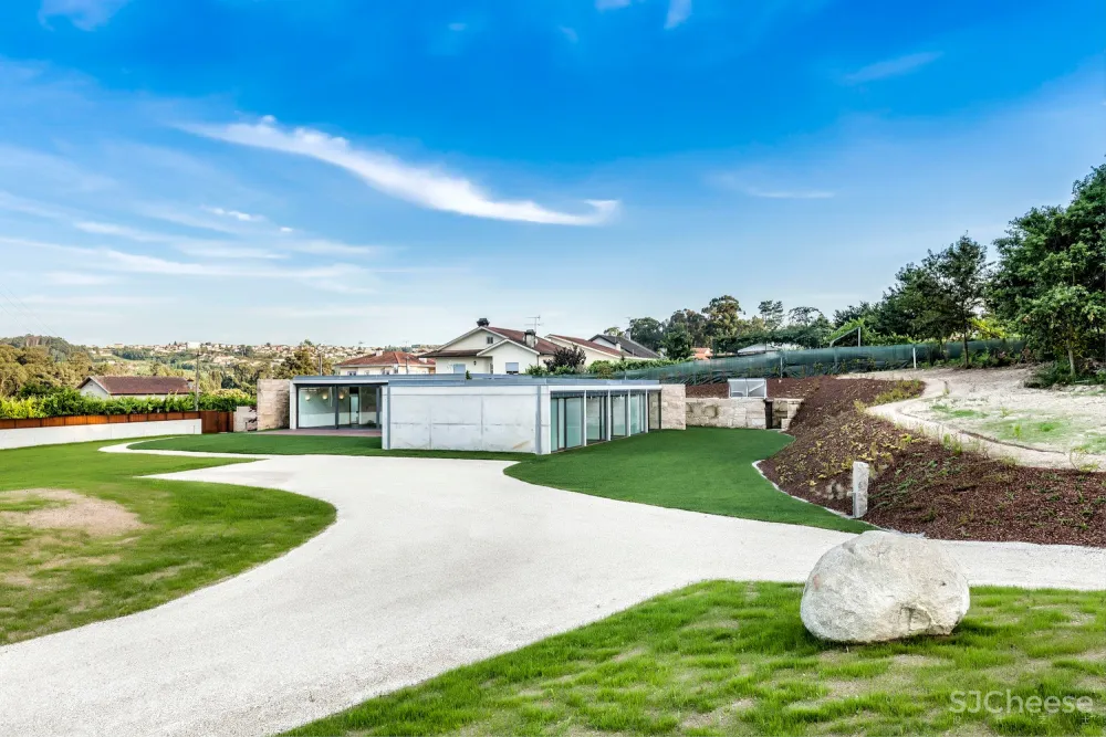 FCC Arquitectura | 葡萄牙拥有大地形区域的别墅 Campo das Paulas