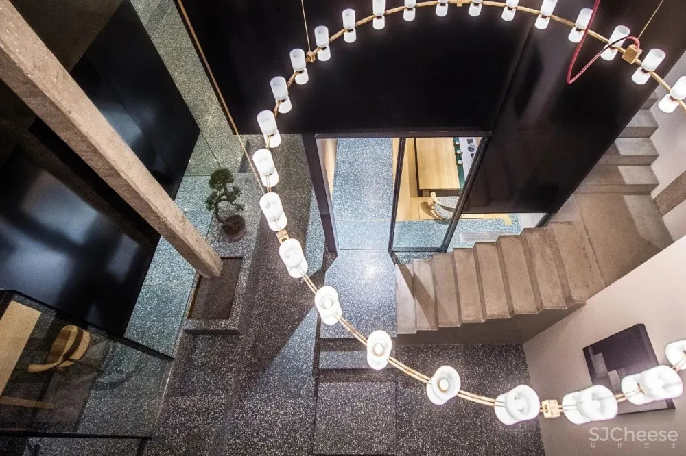 新作 | 耗资1000万,在450 m² 的老建筑内造了8个房子! 首