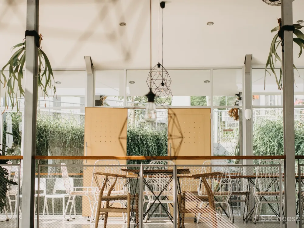 LUWIST | 印尼学生阶梯活动中心