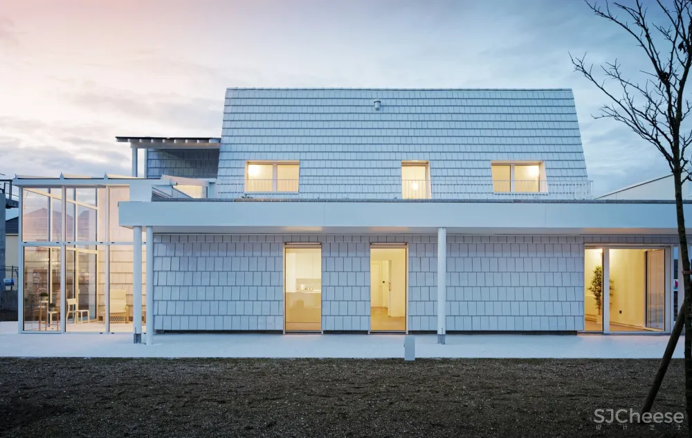 KONEKTI 2+1住宅 / Bruno Rollet Architecte