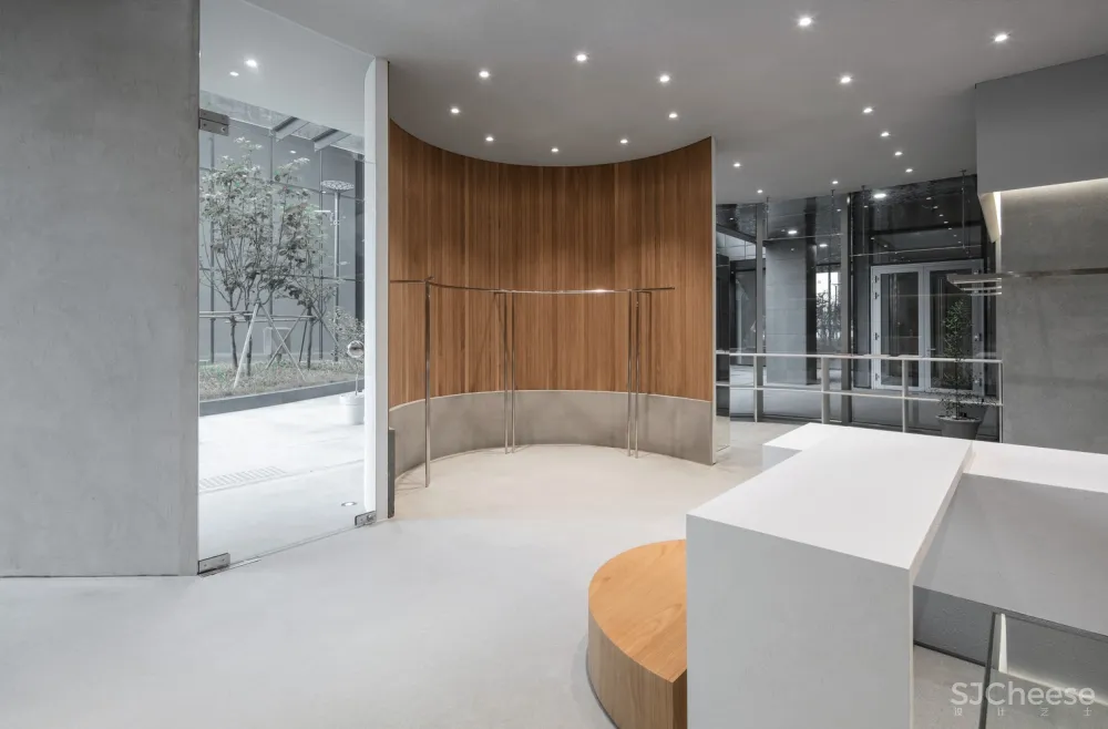 首发 | LABOTORY 里次斯基的建构主义表达: 韩国 The Ilma 服装品牌旗舰店