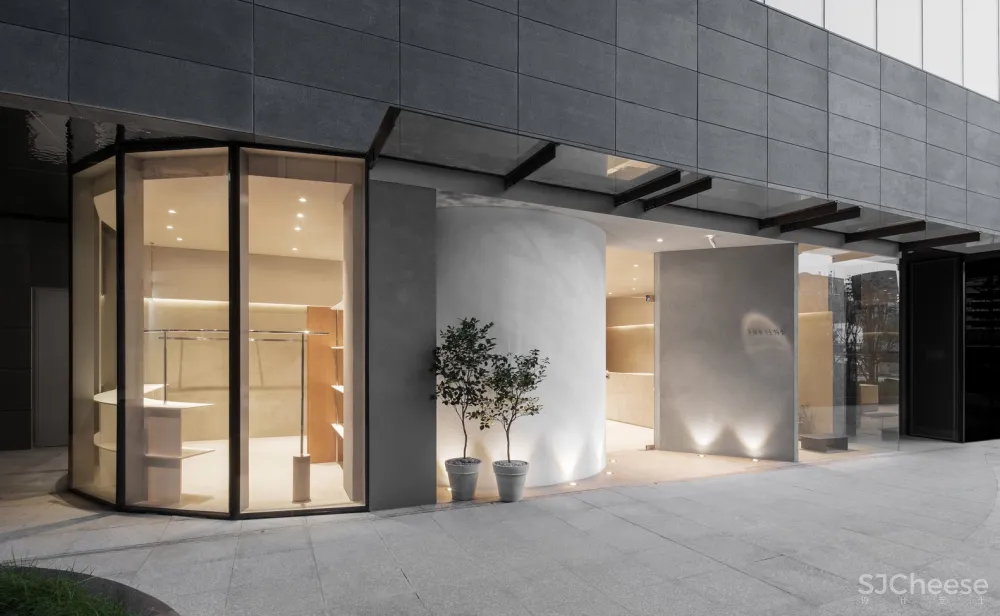 首发 | LABOTORY 里次斯基的建构主义表达: 韩国 The Ilma 服装品牌旗舰店