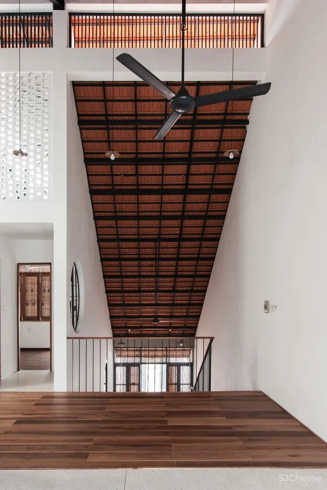 新作 | K59atelier 与自然的和谐相处Tile Roof House 首