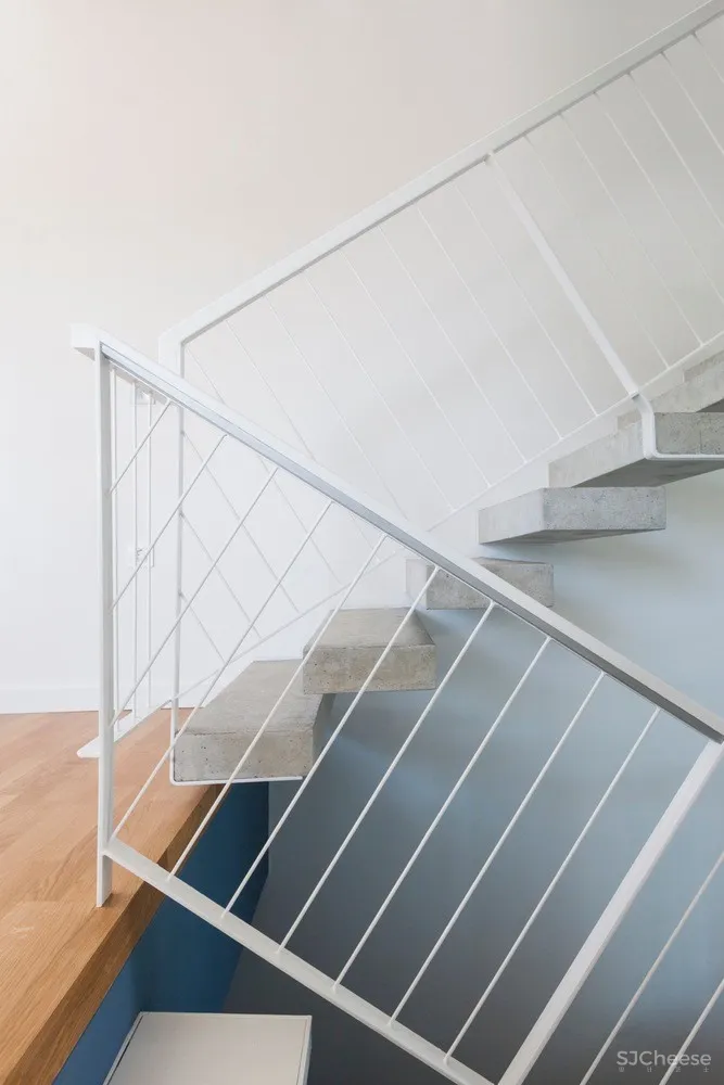 Ntovros Vasileios Architects | 俯瞰大海的希腊清新小别墅