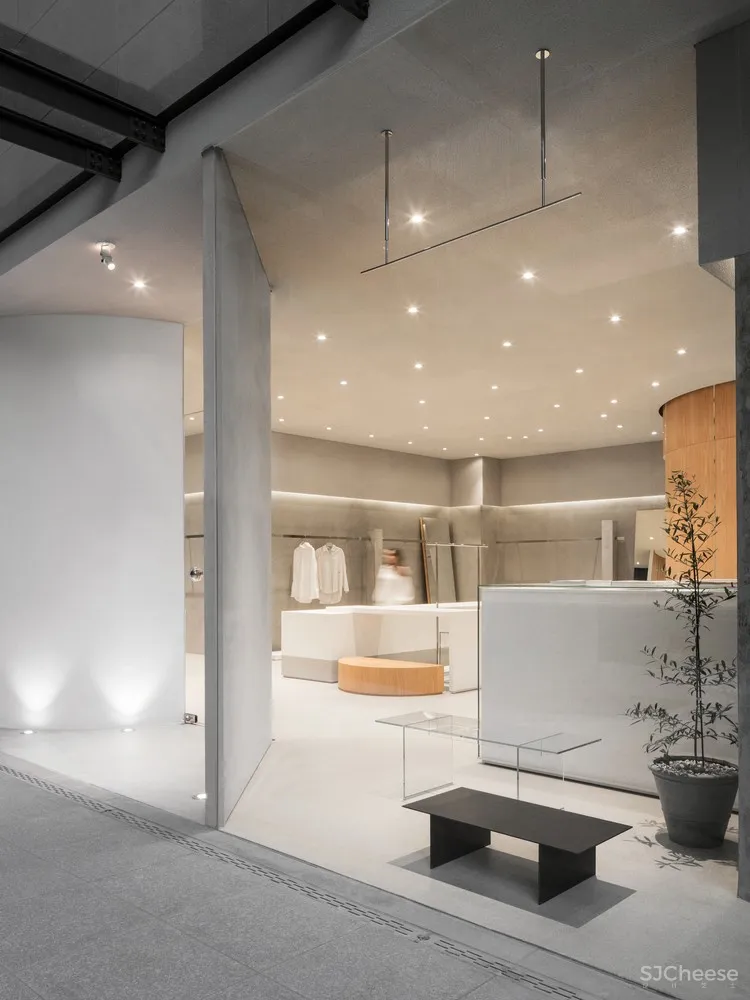 首发 | LABOTORY 里次斯基的建构主义表达: 韩国 The Ilma 服装品牌旗舰店