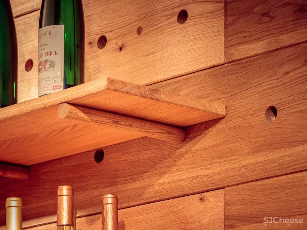 候车大厅内的酒吧餐厅,布达佩斯 / 81font