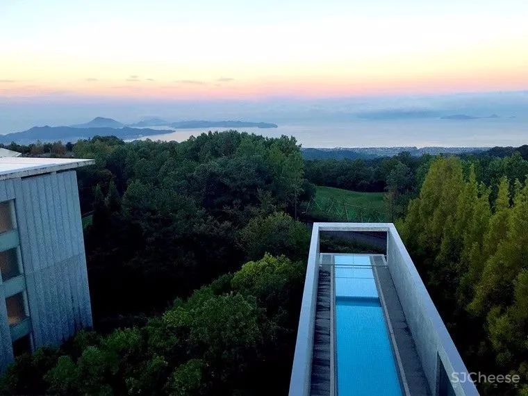 安藤忠雄,坂茂、隈研吾设计的温泉酒店,冷峻的外表却是有温度的设计