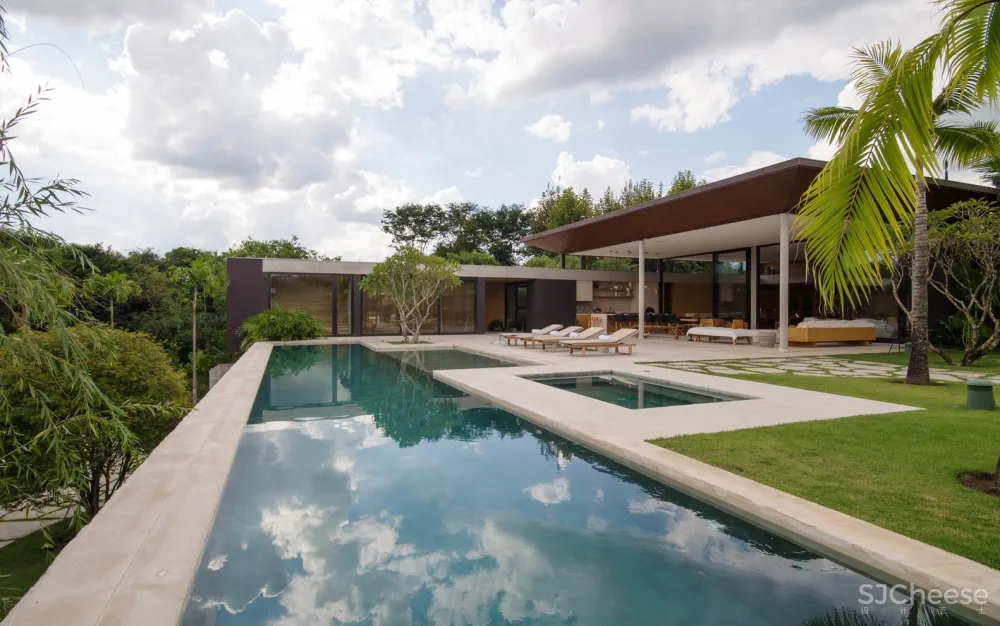 拥有六间套房的巴西自然别墅 | CCB Paineiras