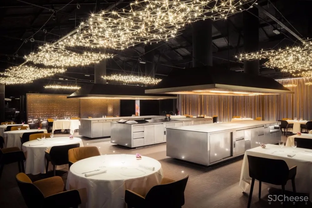 废弃工棚里的顶级米其林餐厅:我们是一家带餐厅的「 厨房 」