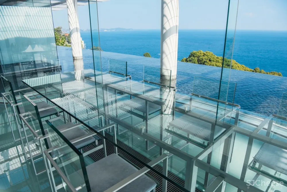 安藤忠雄,坂茂、隈研吾设计的温泉酒店,冷峻的外表却是有温度的设计