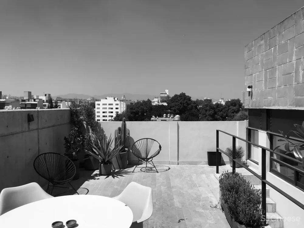 火山岩石板屋顶平台 / PALMA