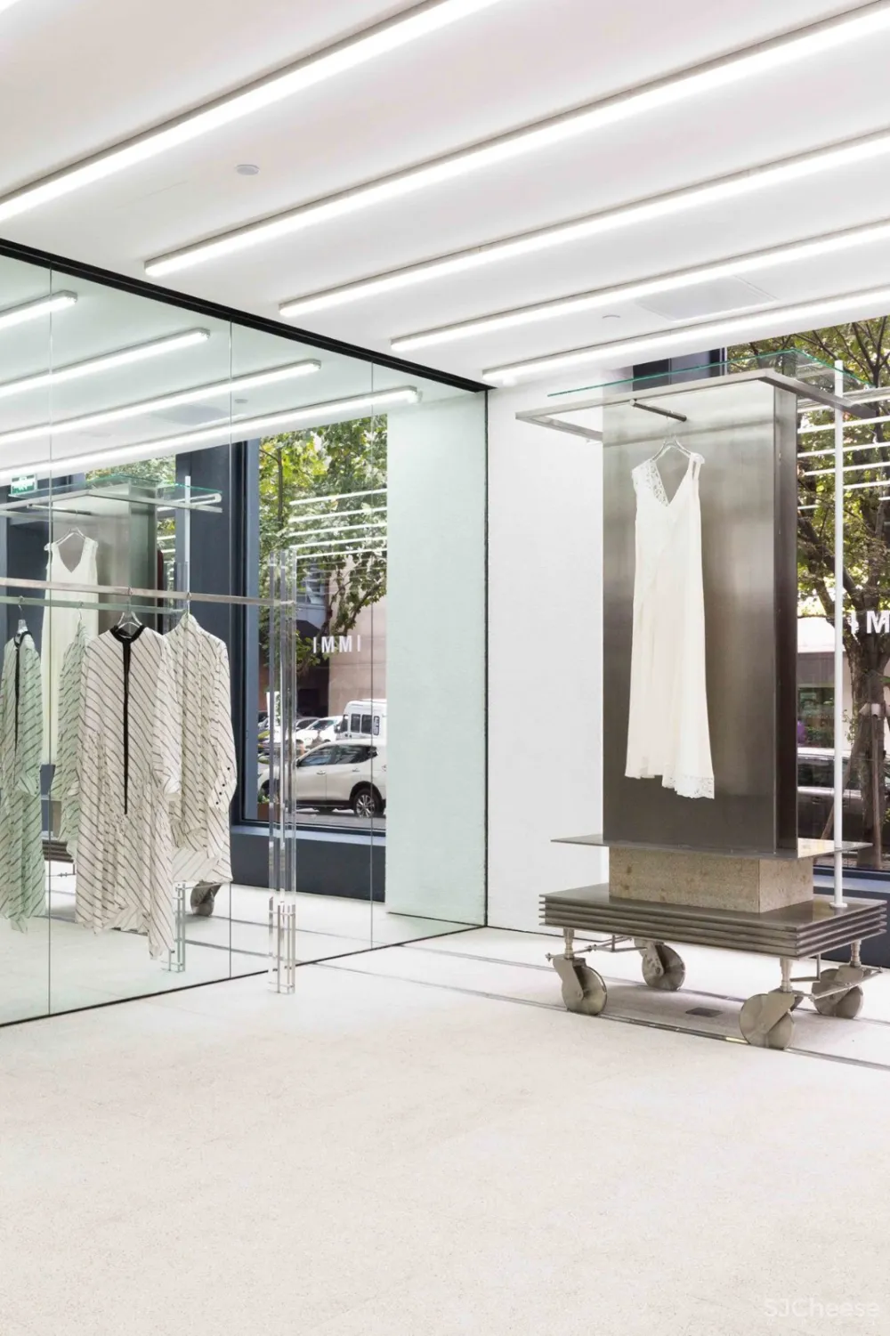 首发 | 多彩结构概念的运用 IMMI上海旗舰店 首