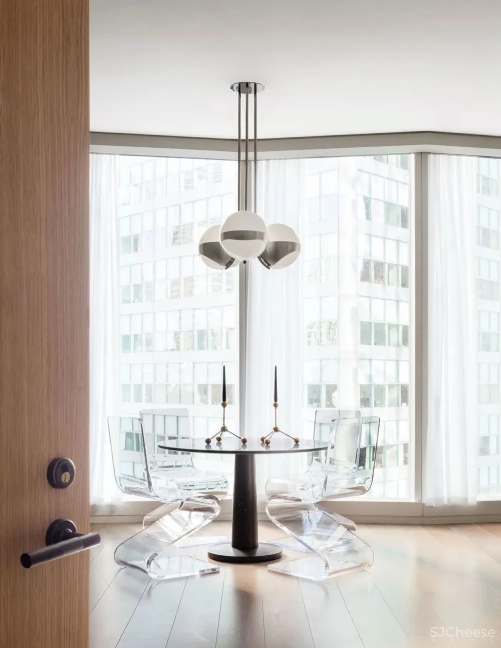 诺曼·福斯特设计最苗条的公寓楼, 样板房走起了简约奢华风!