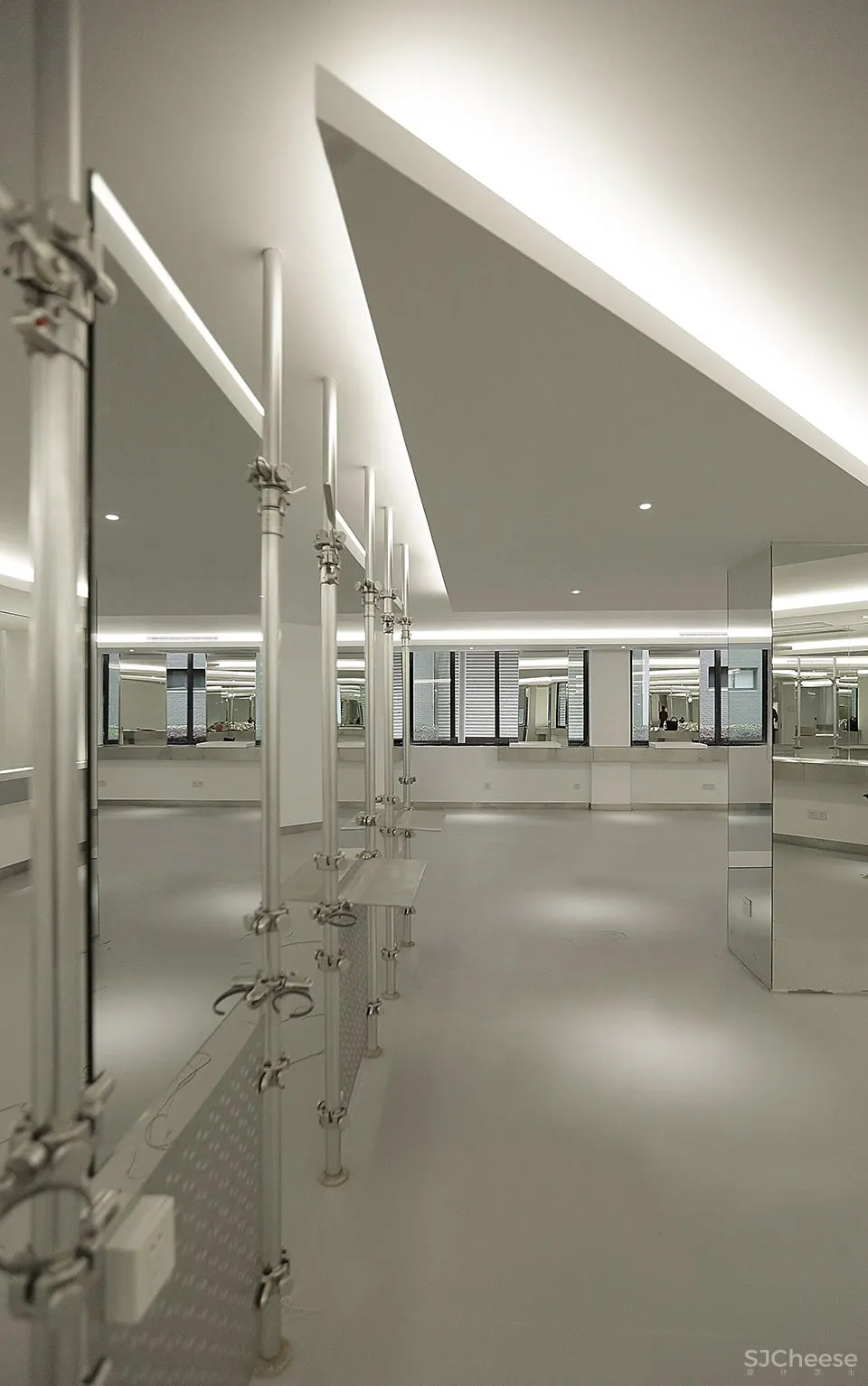 素质传播 | 杭州 维卡博造型商学院 首