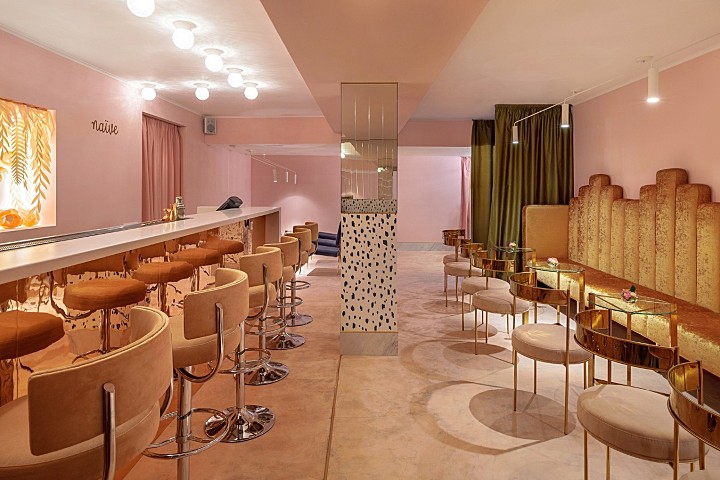 80㎡基辅NAÏVE起泡酒酒吧 | AKZ Architectura