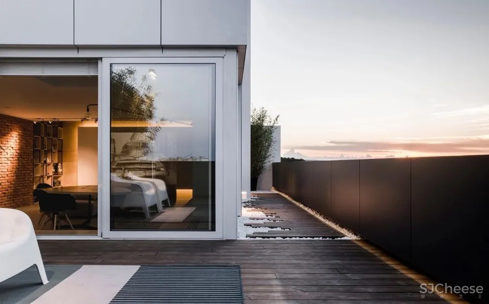 不羁的“砖”,层层叠叠堆砌现代美