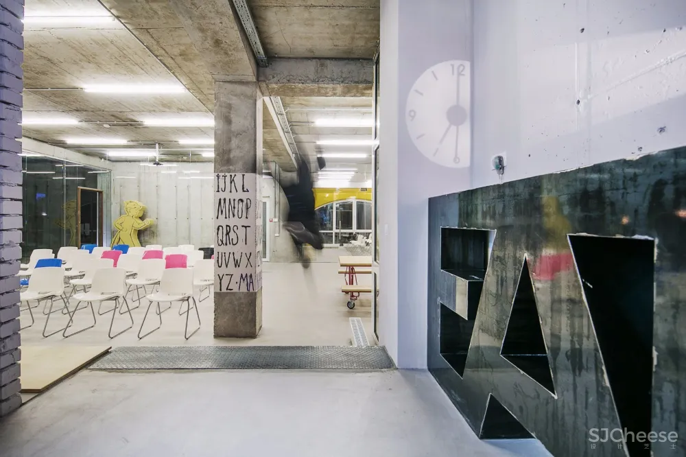 250㎡基辅独一无二的广告学校 | Slava Balbek