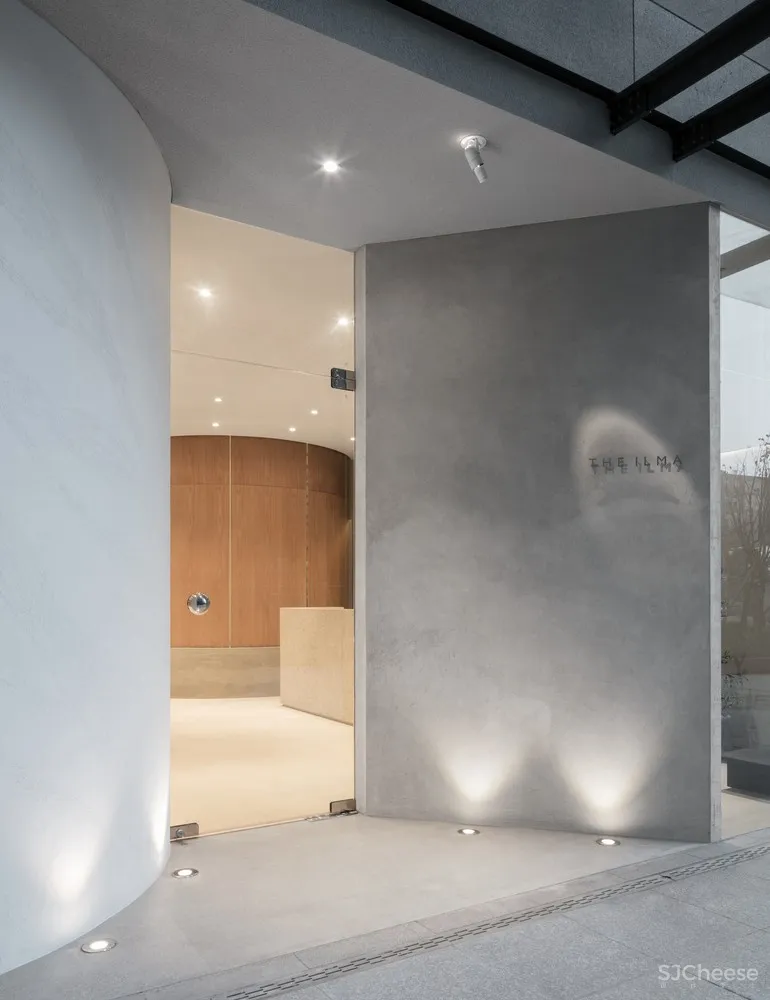 首发 | LABOTORY 里次斯基的建构主义表达: 韩国 The Ilma 服装品牌旗舰店