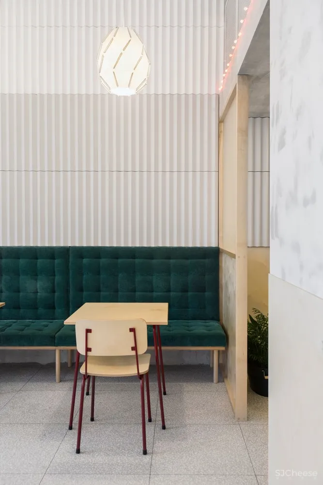 ZROBYM architects | 白俄罗斯 Let it be面包店