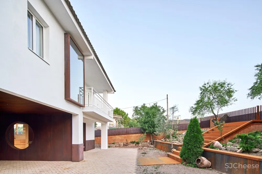 新作 | 画廊住宅,西班牙 / Raúl Sánchez Architects