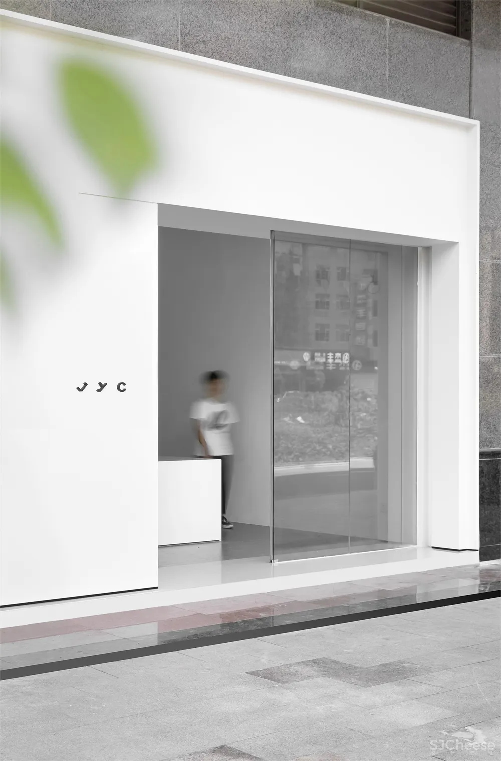 艾克建筑 | 叛逆者-JYC服饰办公空间