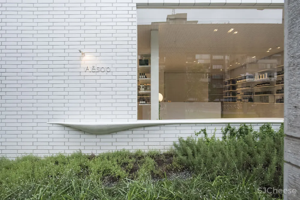 Mlkk Studio | 两间伊索Aesop店面设计