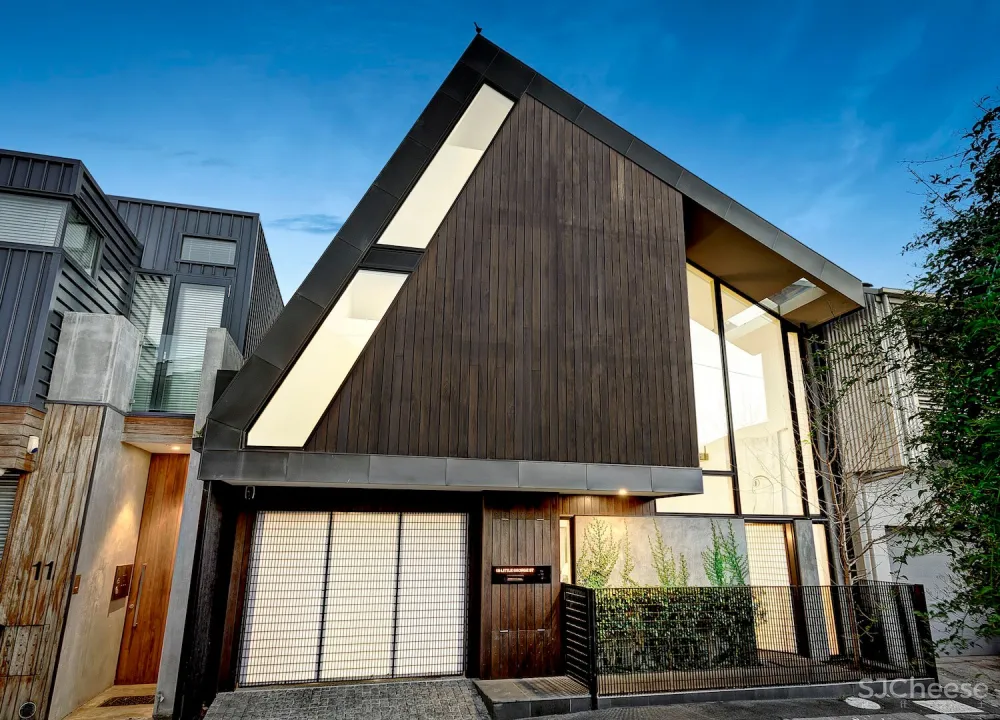 Andrew Maynard | 墨尔本简约阳光阁楼设计