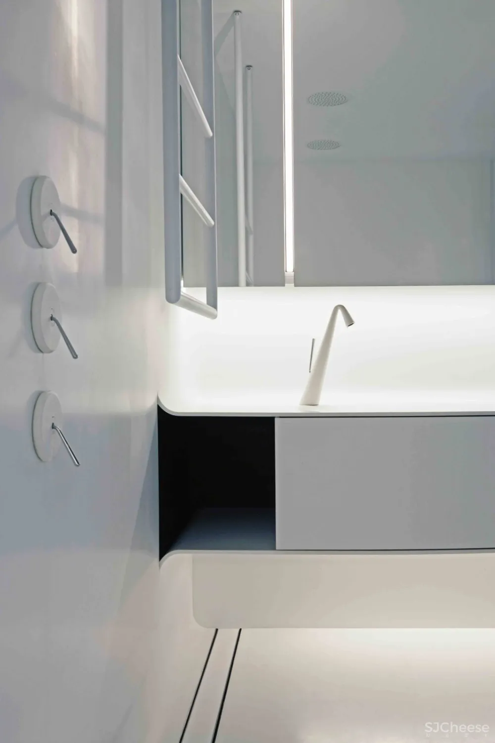 首发 | CplusC Architecture Firm事务所,市中心的丛林小屋