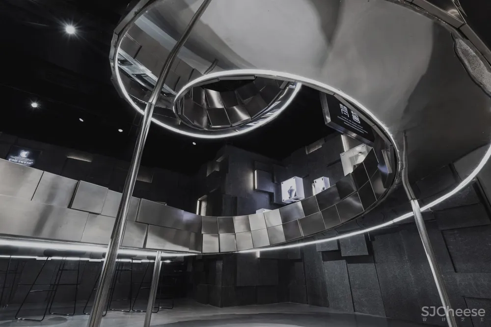 梵誓苏州诚品店 / 平介设计