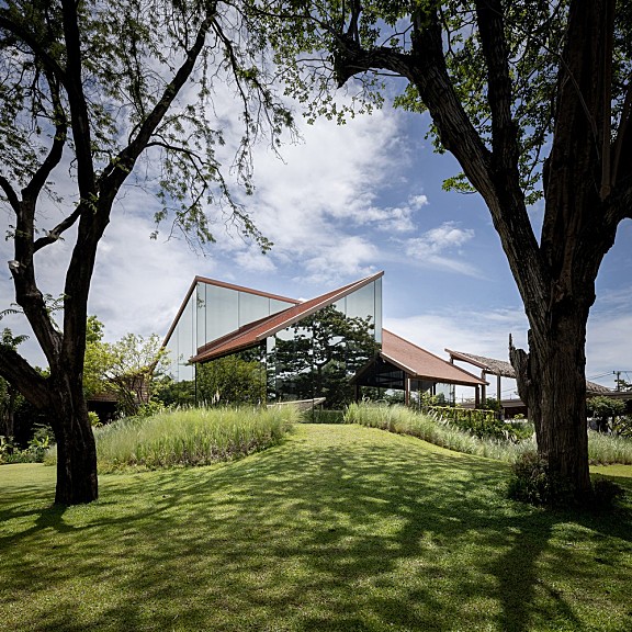 首发 | NITAPROW设计,泰国Patom简约咖啡馆