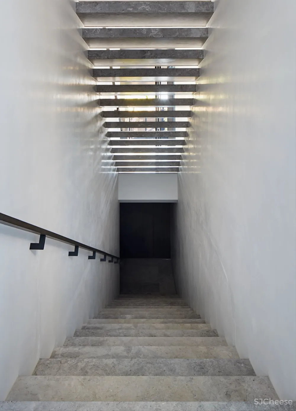 首发 | Hecker Guthrie设计事务所,墨尔本Shou-sugi-ban住宅