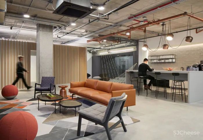 Lamar Johnson | 芝加哥一家贸易公司办公室