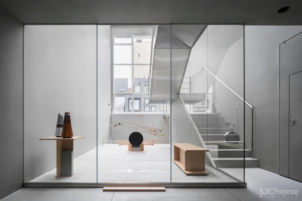 首发 | Yusuke Seki设计,京都Bang&Olufsen音响电子快闪店