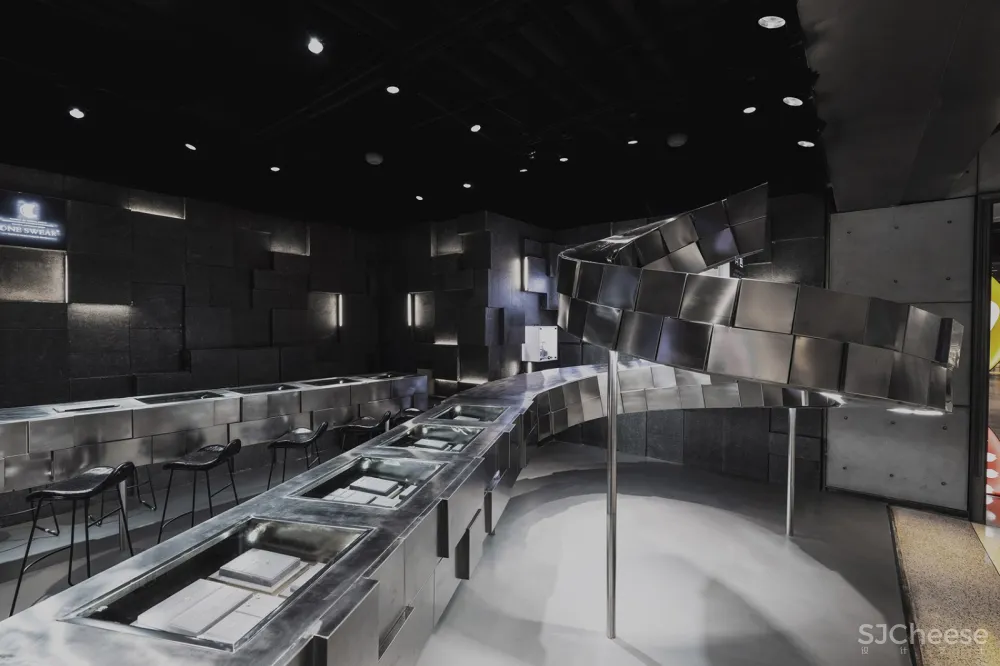 梵誓苏州诚品店 / 平介设计