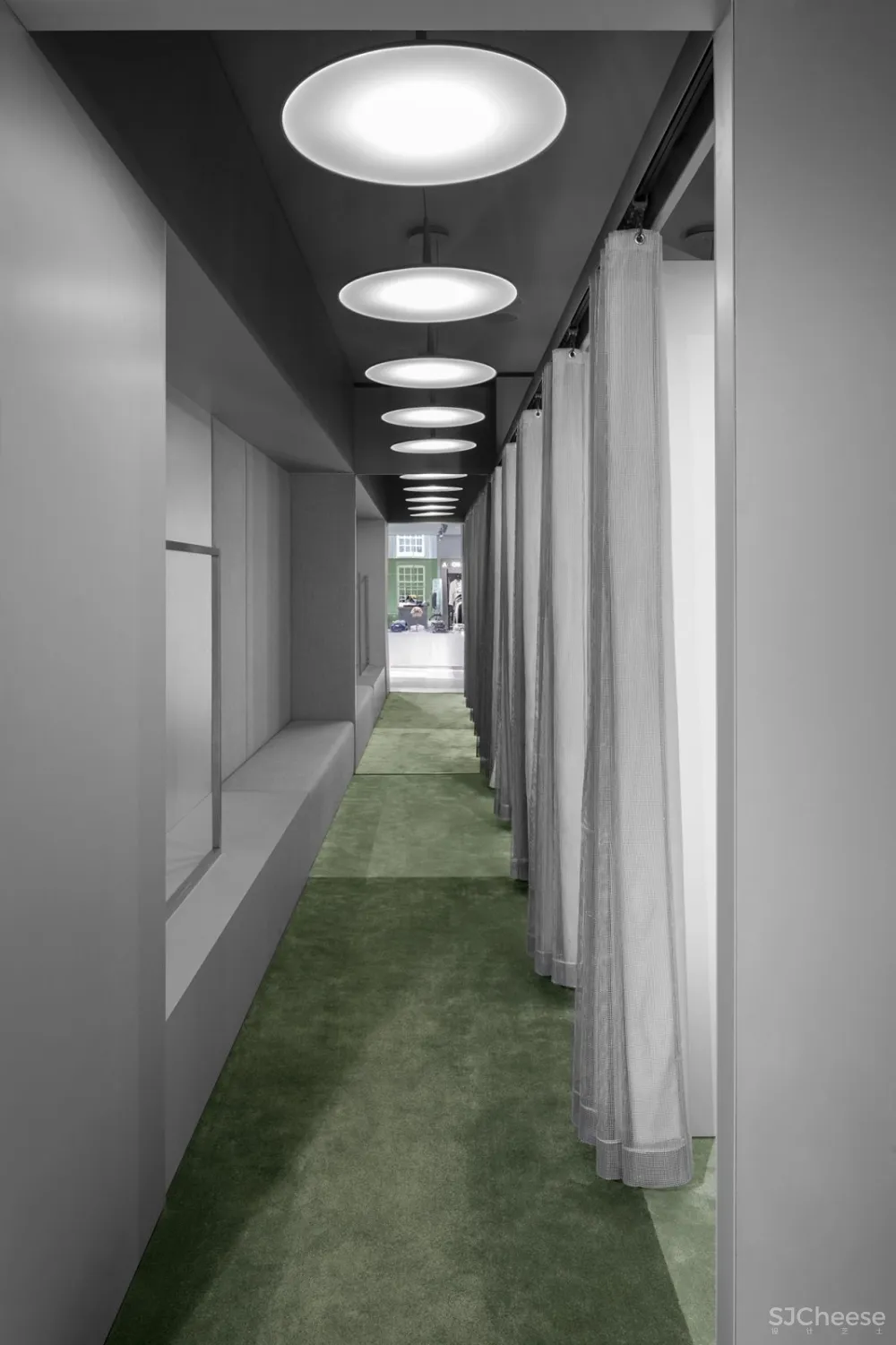 i29 | 荷兰De Bijenkorf奢侈品百货商店