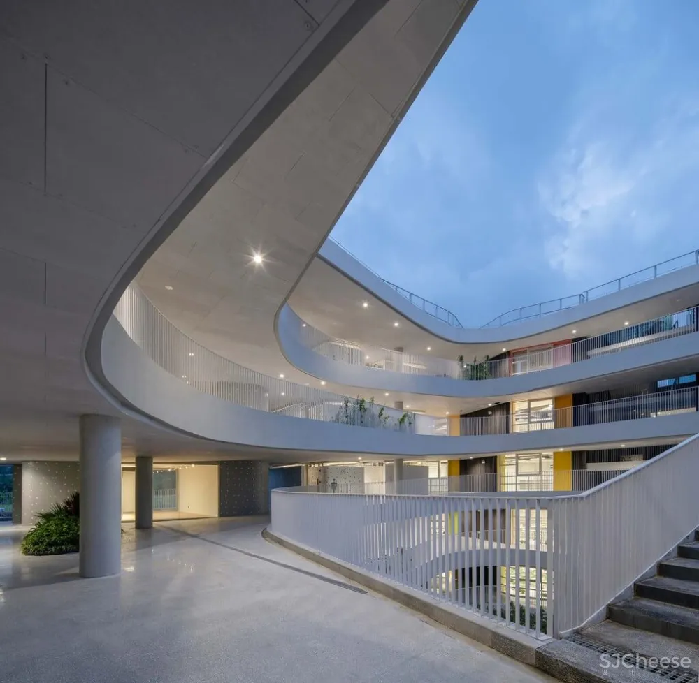 源计划 | 安托山山包概念的深圳红岭实验小学
