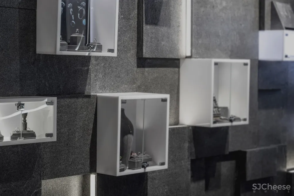 梵誓苏州诚品店 / 平介设计