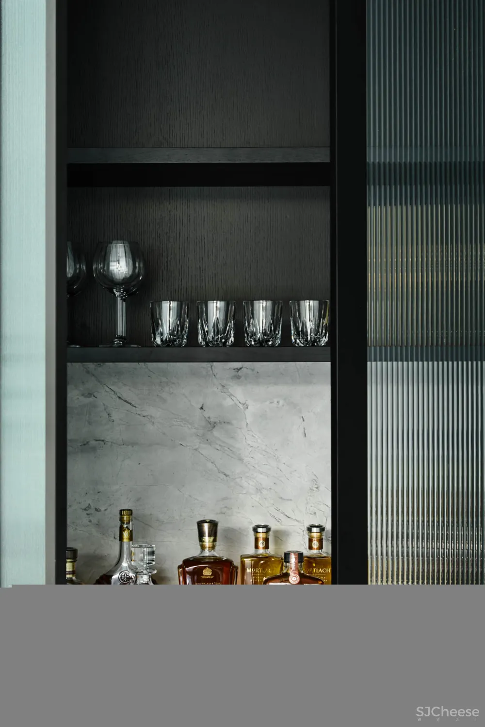 Biaso l 墨尔本一间明暗对比现代宅