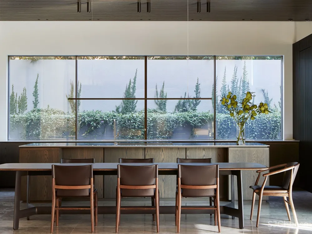 首发 | Hecker Guthrie设计事务所,墨尔本Shou-sugi-ban住宅