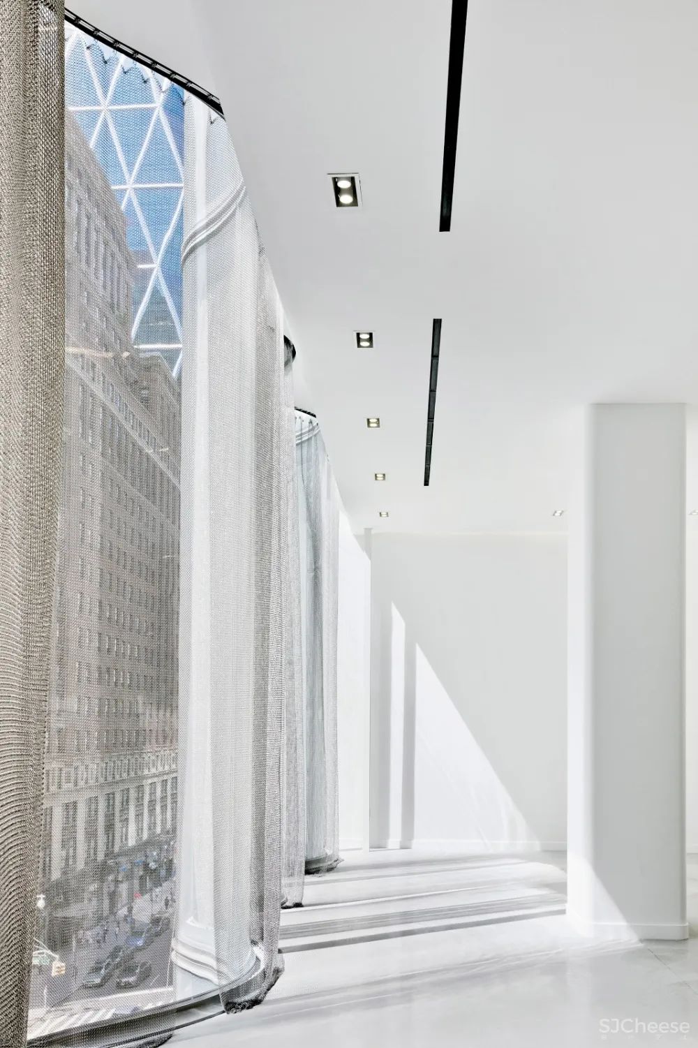 首发 | Steven Harris Architects设计,Nordstrom百货在住宅摩天大楼内开业