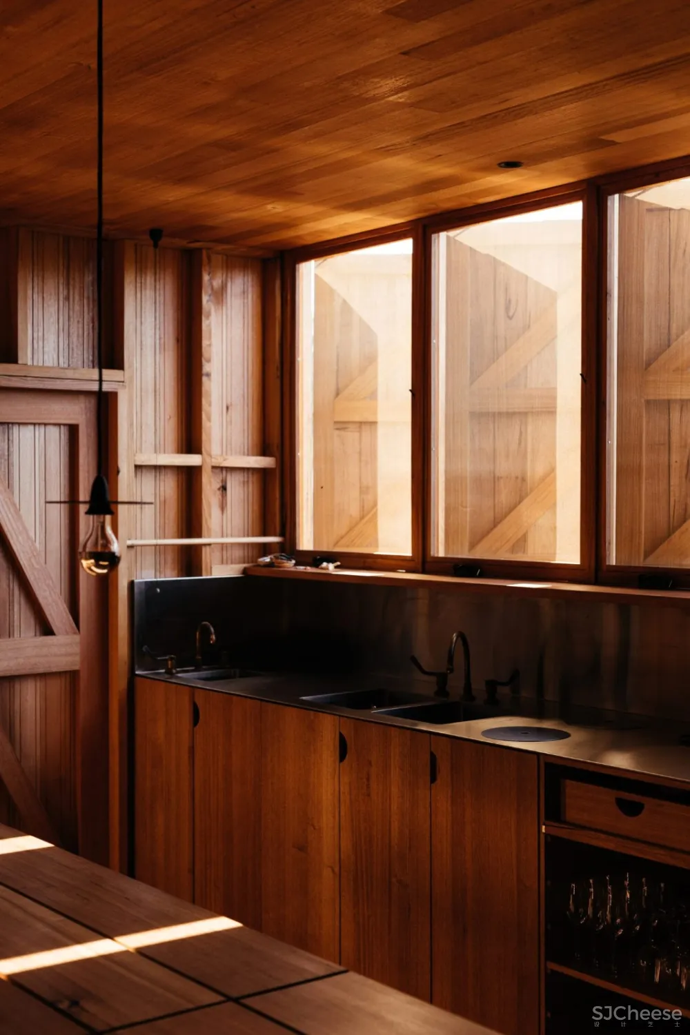 最新 | TAYLOR AND HINDS ARCHITECTS,塔斯马尼亚威廉山的克拉卡尼·卢米住宅