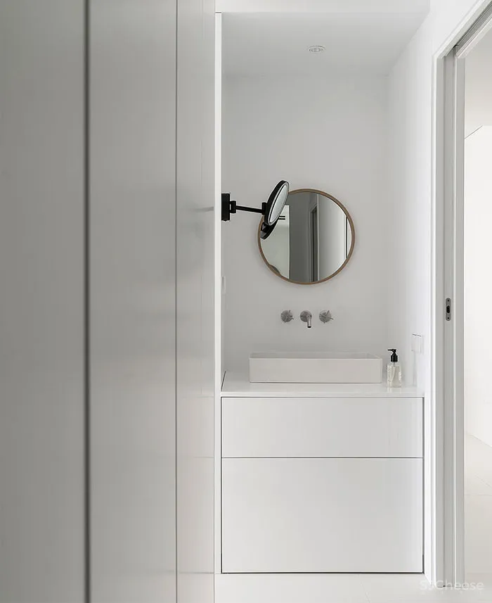 Susanna Cots | 巴塞罗那一间白色海边公寓