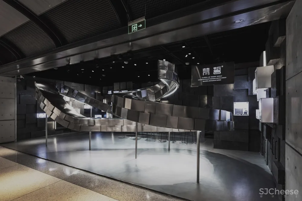 梵誓苏州诚品店 / 平介设计